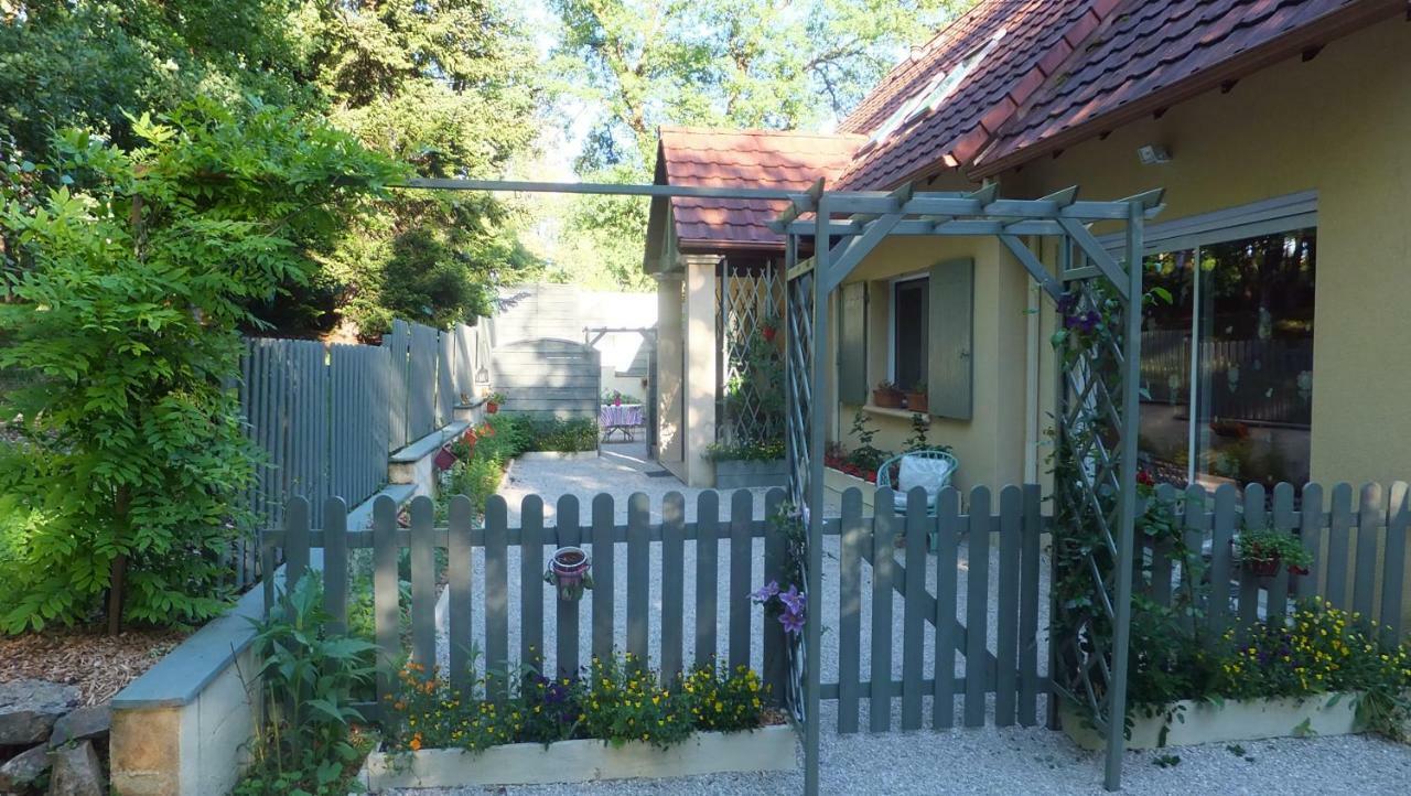 Le Nid De Mesanges Frühstückspension Chauffour-sur-Vell